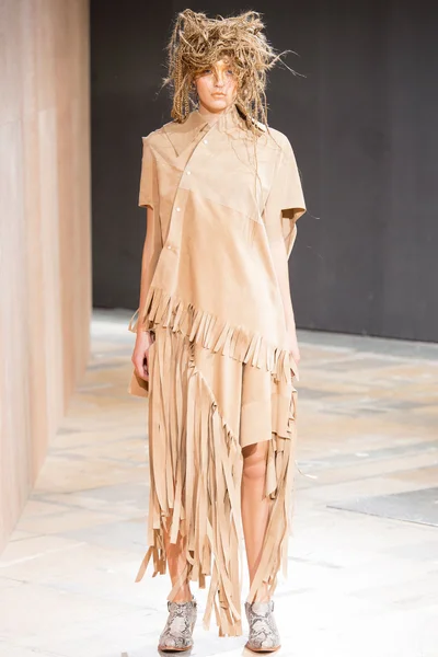 Look 29